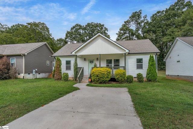 240 Stone Avenue, Woodruff, SC 29388