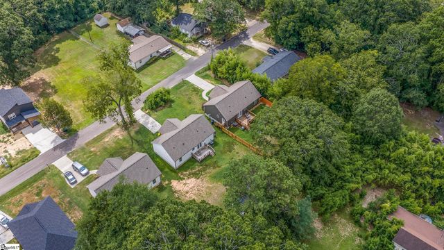 240 Stone Avenue, Woodruff, SC 29388