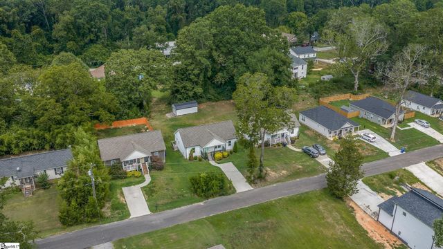 240 Stone Avenue, Woodruff, SC 29388