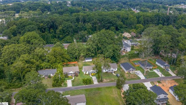 240 Stone Avenue, Woodruff, SC 29388