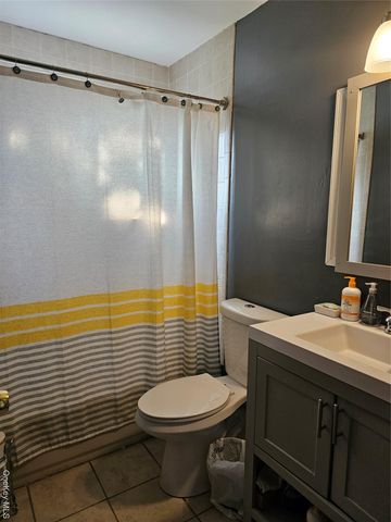 2 Mortell Court, Babylon, NY 11726