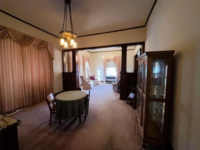 303 E Austin Street E, Bellville, TX 77418