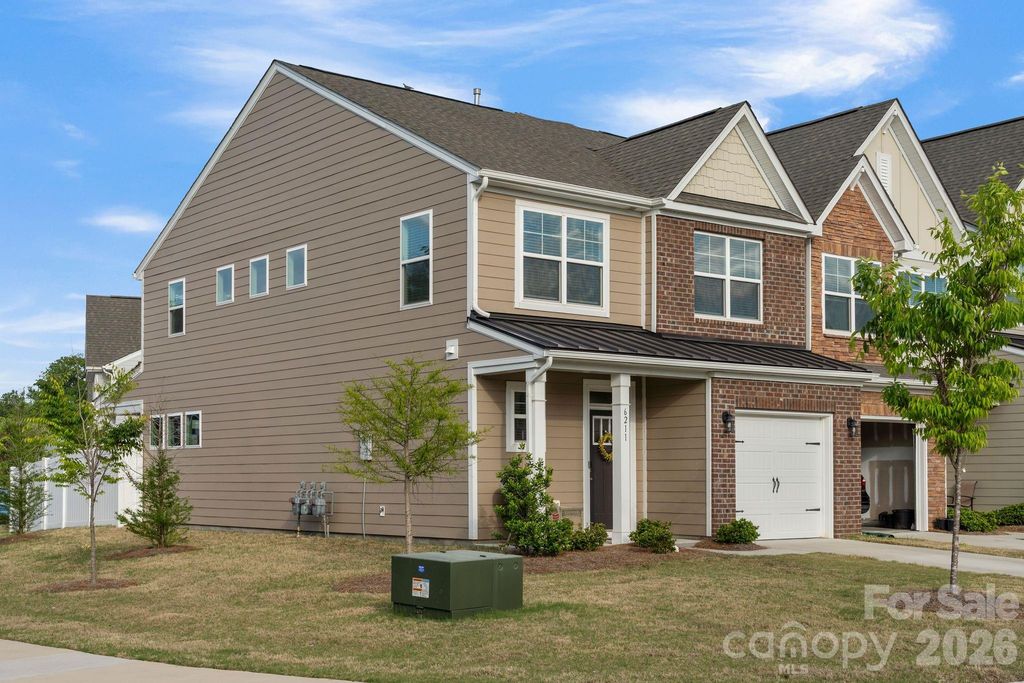 6211 Nandina Drive, Harrisburg, NC 28075