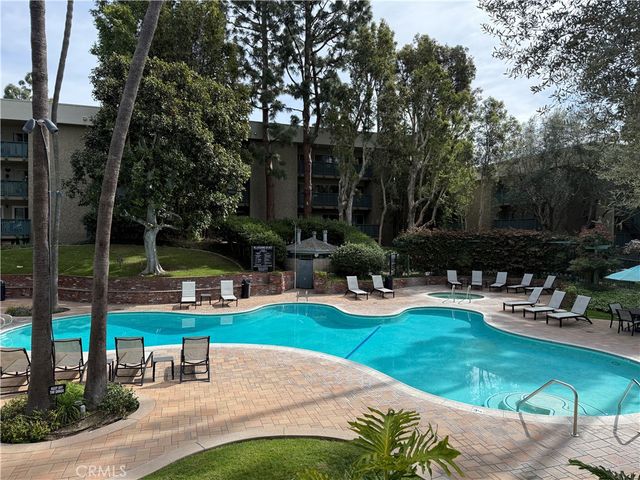 576 N Bellflower Boulevard 236, Long Beach, CA 90814