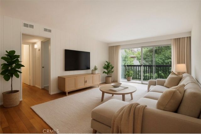 576 N Bellflower Boulevard 236, Long Beach, CA 90814