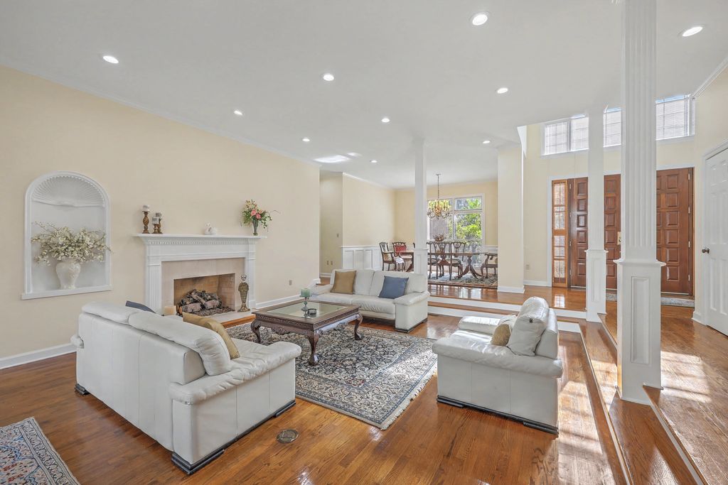 Image 11 of property listing at 1417 Eagle Landing Boulevard, Hanahan, SC 29410