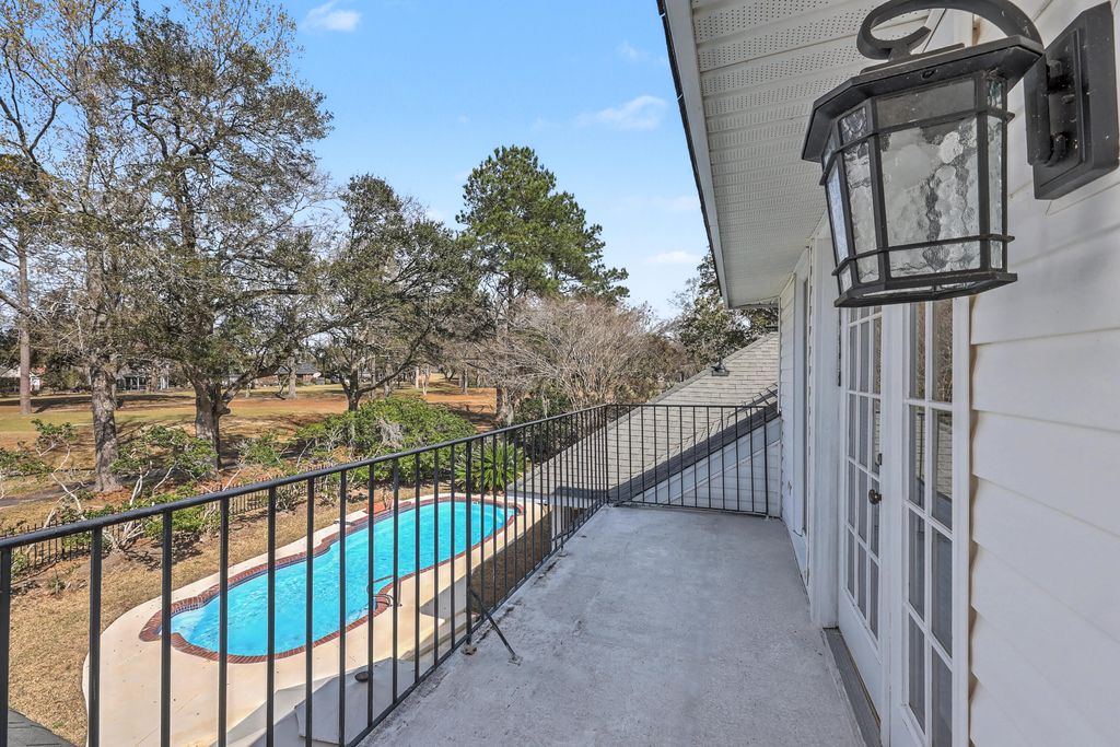 Image 21 of property listing at 1417 Eagle Landing Boulevard, Hanahan, SC 29410