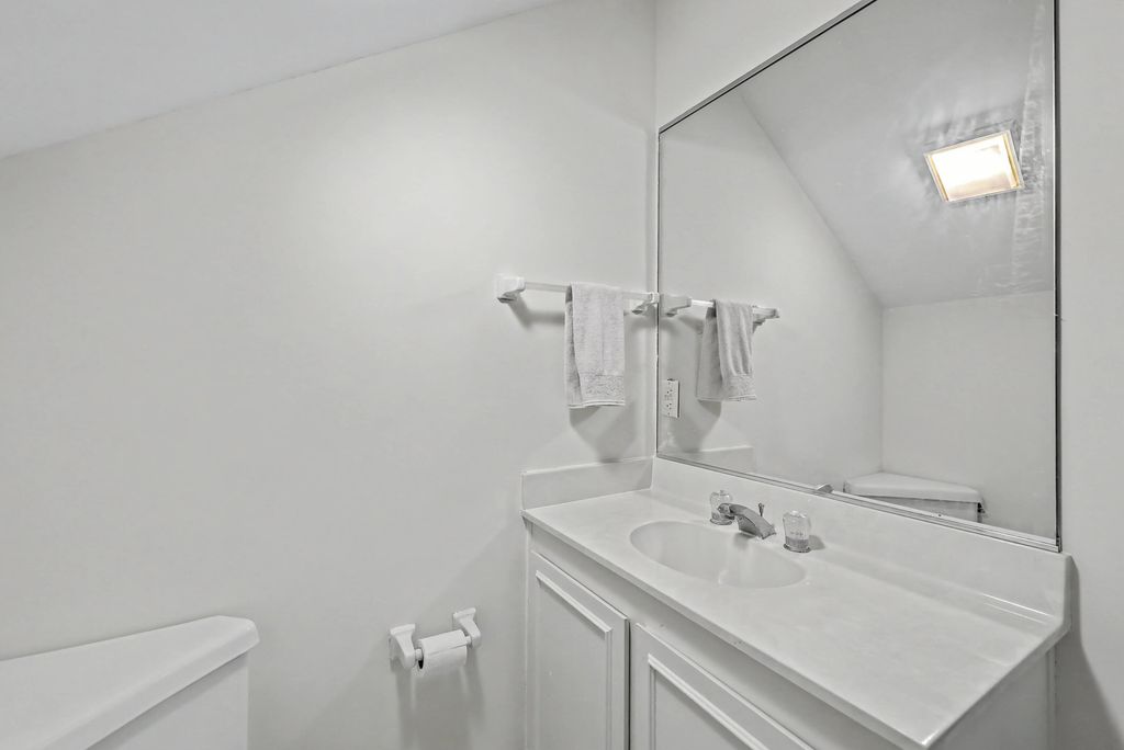 Image 24 of property listing at 1417 Eagle Landing Boulevard, Hanahan, SC 29410