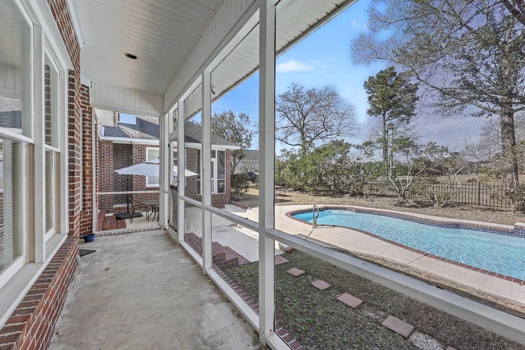 Image 28 of property listing at 1417 Eagle Landing Boulevard, Hanahan, SC 29410