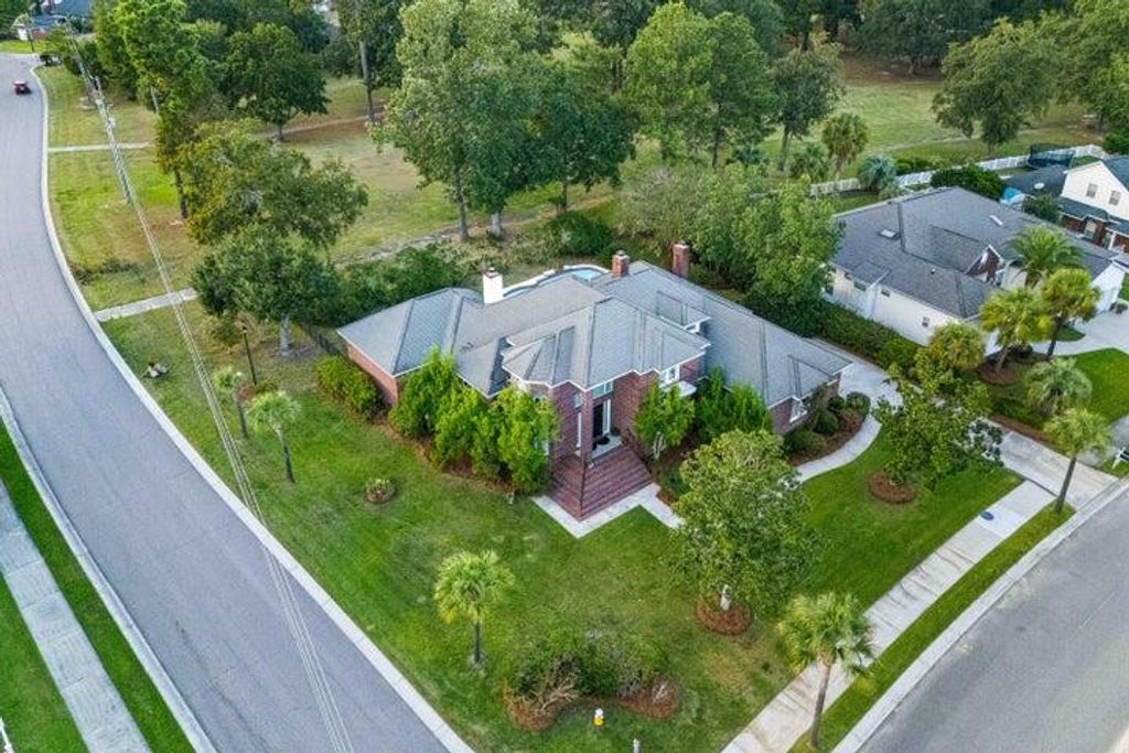 Image 3 of property listing at 1417 Eagle Landing Boulevard, Hanahan, SC 29410