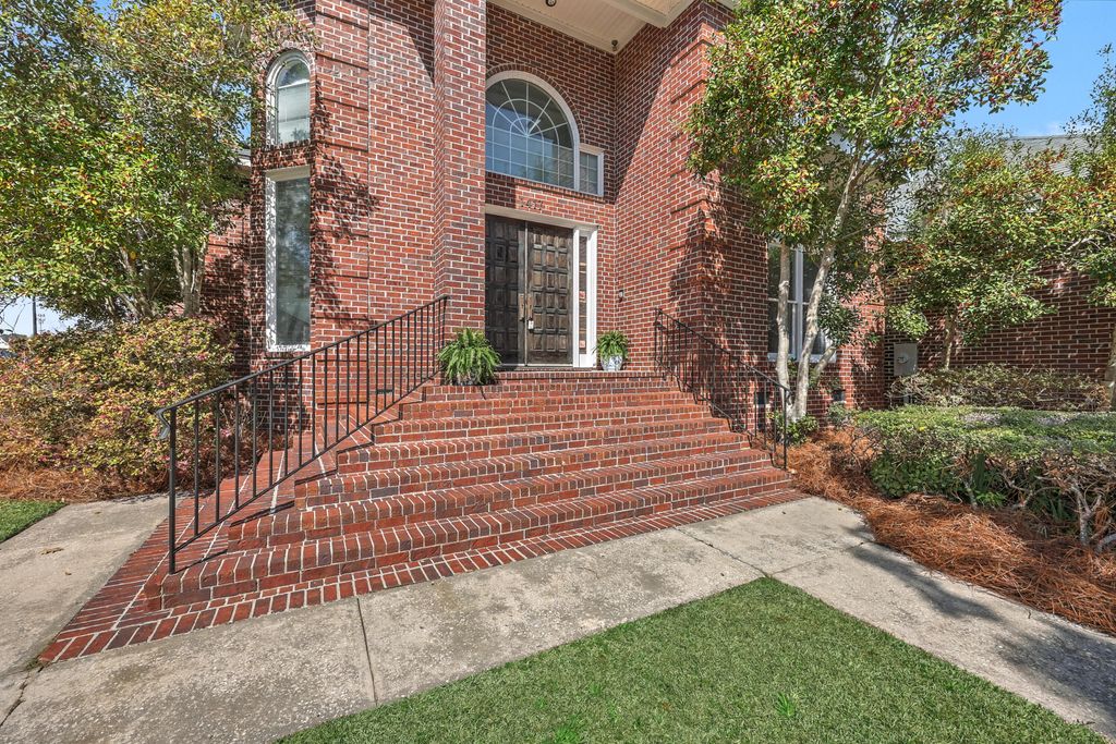 Image 31 of property listing at 1417 Eagle Landing Boulevard, Hanahan, SC 29410