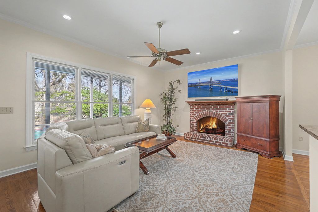 Image 9 of property listing at 1417 Eagle Landing Boulevard, Hanahan, SC 29410