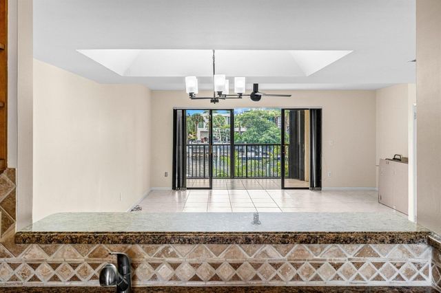 210 Captains Walk 711, Delray Beach, FL 33483