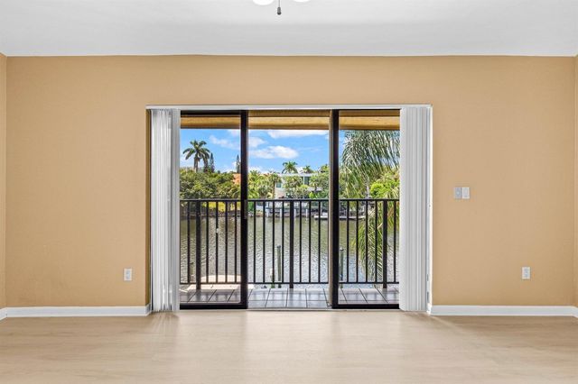 210 Captains Walk 711, Delray Beach, FL 33483