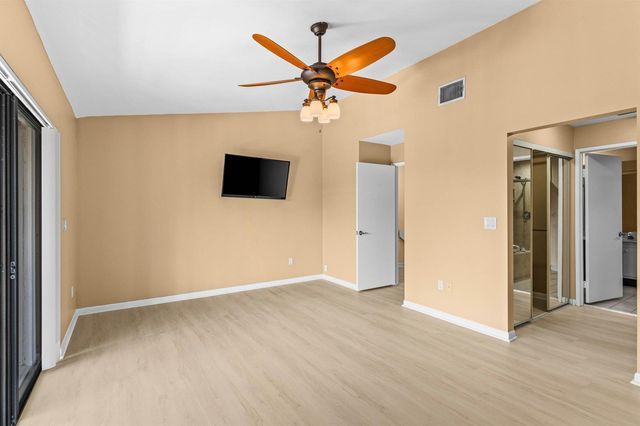 210 Captains Walk 711, Delray Beach, FL 33483