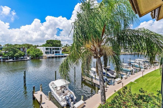 210 Captains Walk 711, Delray Beach, FL 33483