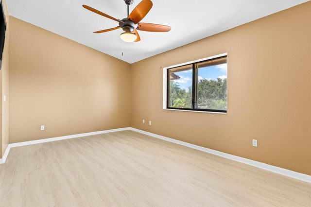 210 Captains Walk 711, Delray Beach, FL 33483