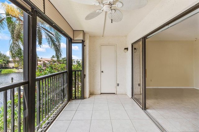 210 Captains Walk 711, Delray Beach, FL 33483