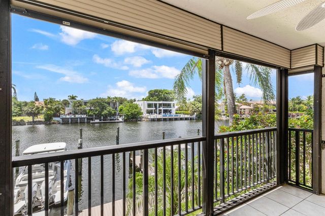 210 Captains Walk 711, Delray Beach, FL 33483