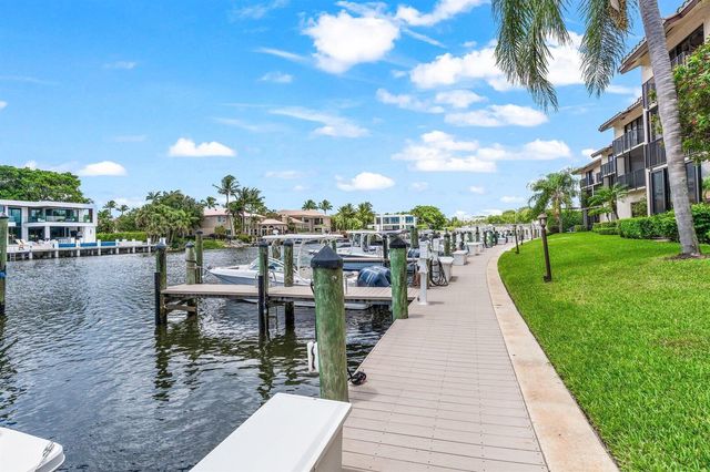 210 Captains Walk 711, Delray Beach, FL 33483