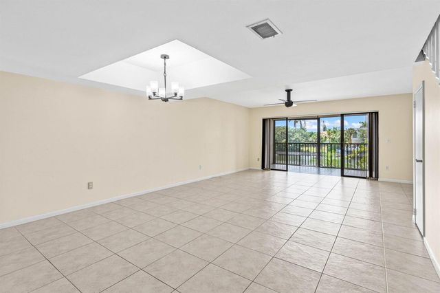 210 Captains Walk 711, Delray Beach, FL 33483