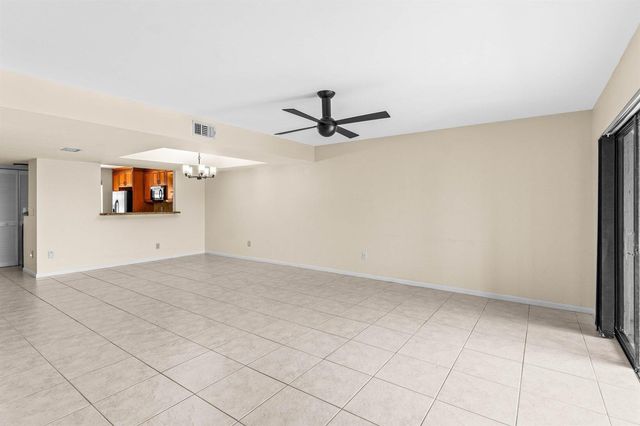 210 Captains Walk 711, Delray Beach, FL 33483