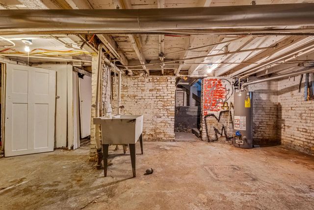 229 W Orchard STREET, Milwaukee, WI 53204