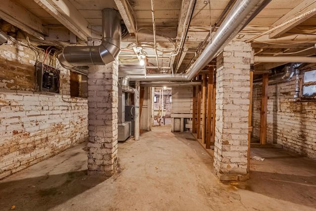 229 W Orchard STREET, Milwaukee, WI 53204
