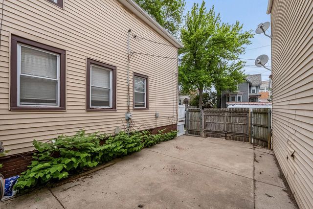 229 W Orchard STREET, Milwaukee, WI 53204