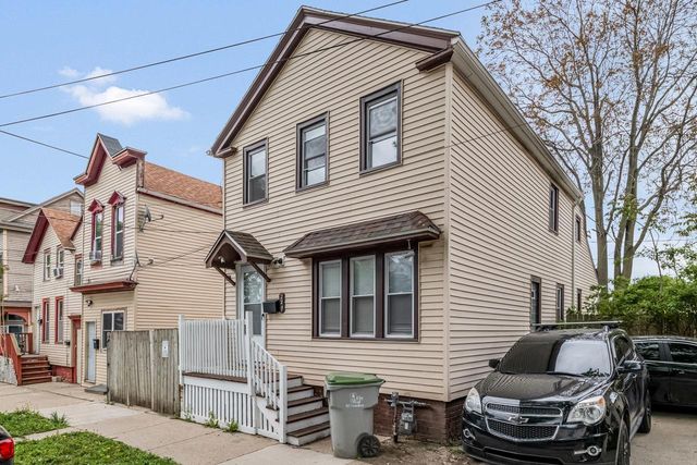 229 W Orchard STREET, Milwaukee, WI 53204