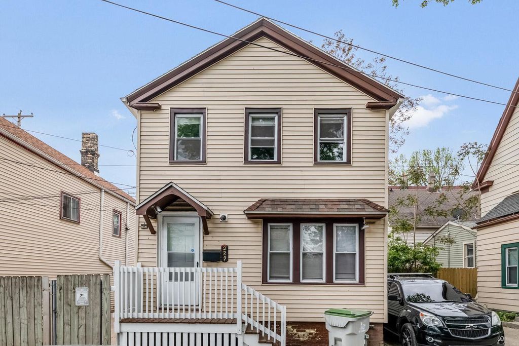 229 W Orchard STREET, Milwaukee, WI 53204