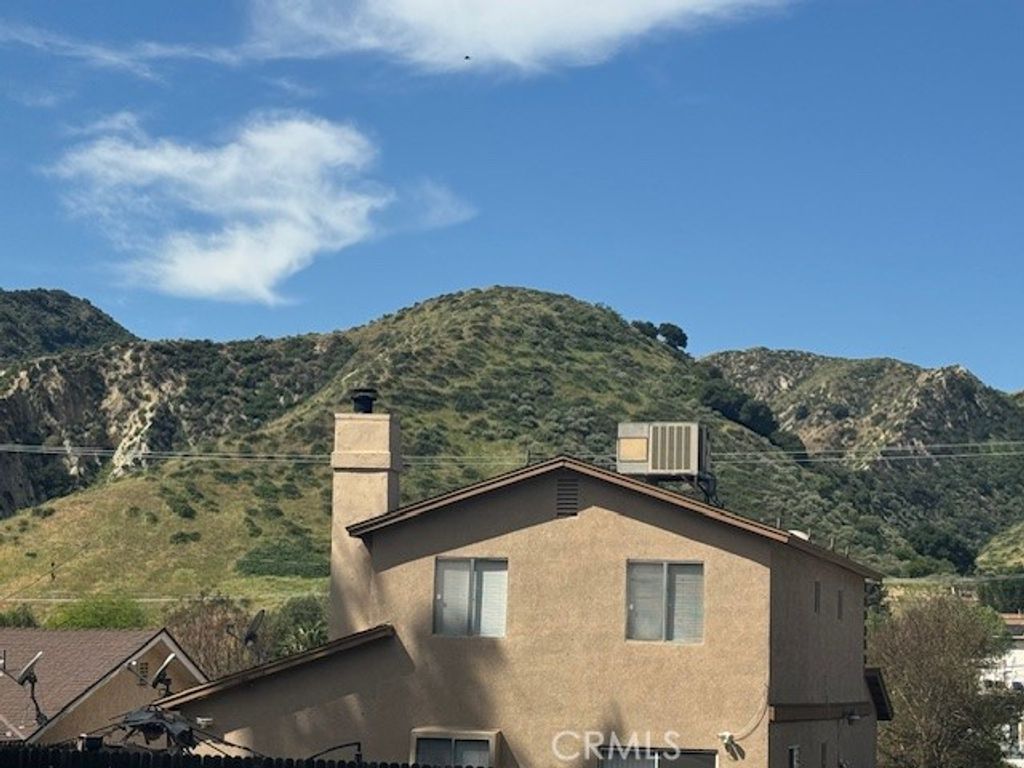 Image 10 of property listing at 1 Garfield Street, Val Verde, CA 91384