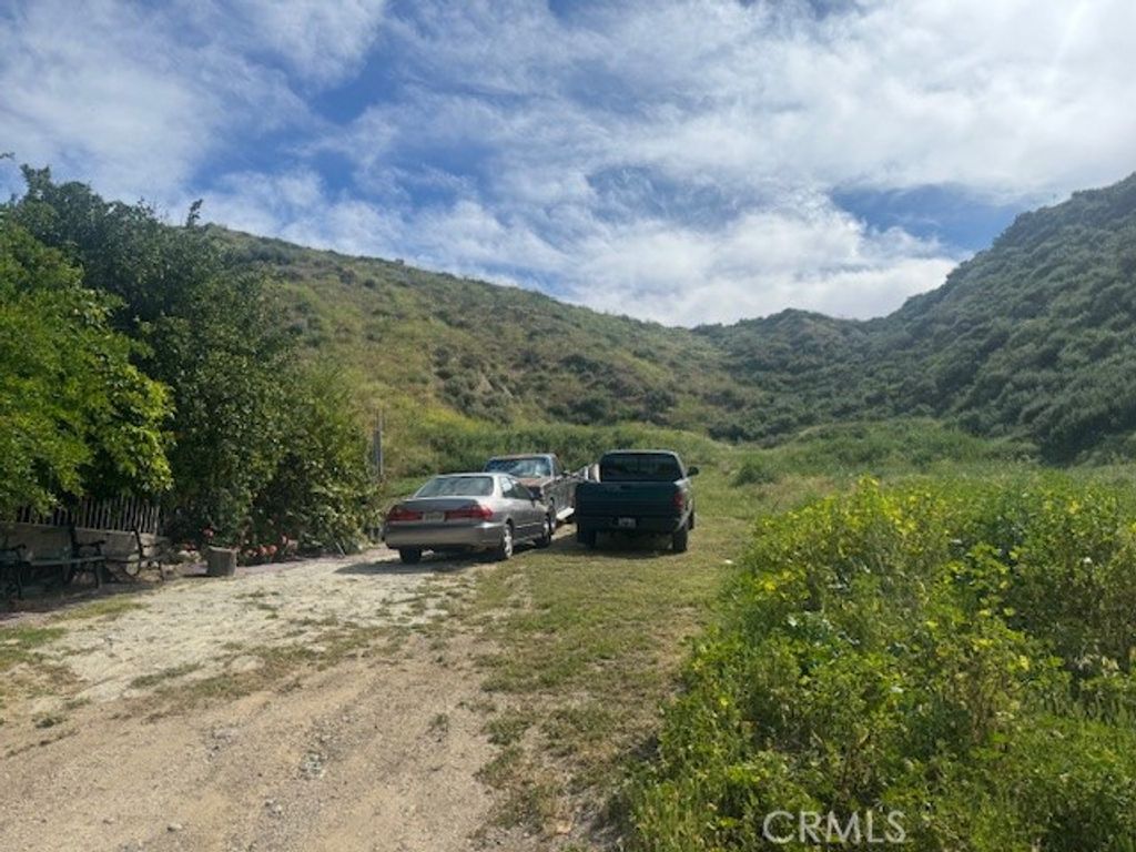 Image 3 of property listing at 1 Garfield Street, Val Verde, CA 91384