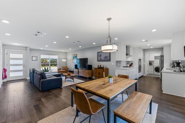 8201 Shadowood DR, Austin, TX 78757