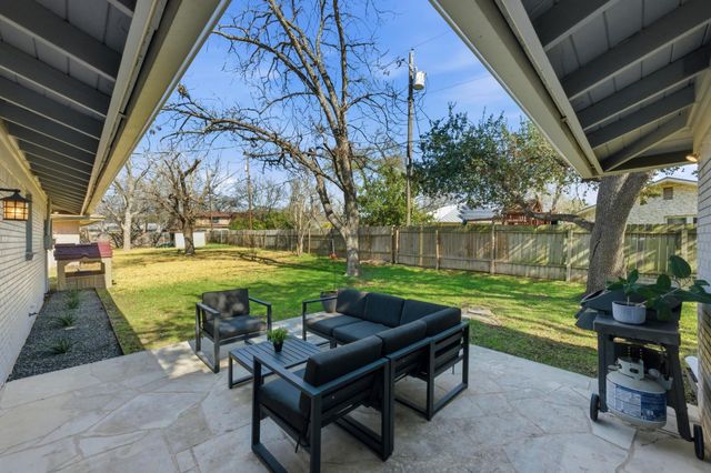 8201 Shadowood DR, Austin, TX 78757