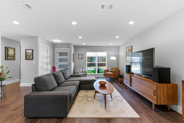 8201 Shadowood DR, Austin, TX 78757