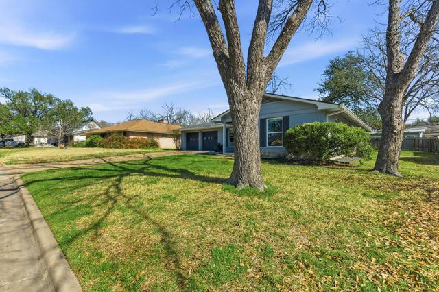 8201 Shadowood DR, Austin, TX 78757