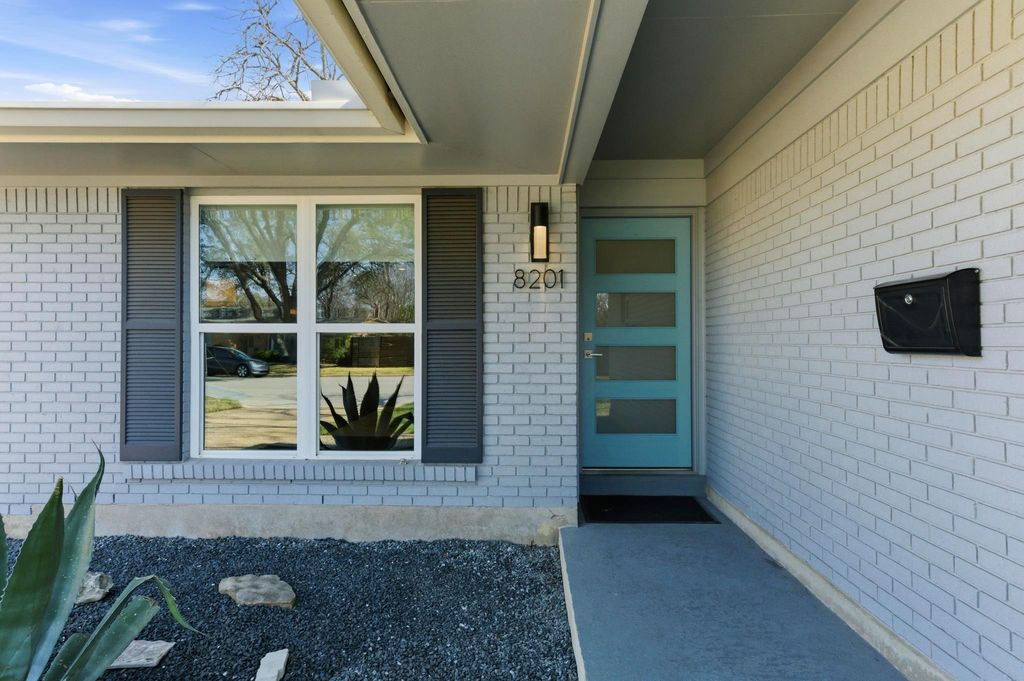 8201 Shadowood DR, Austin, TX 78757