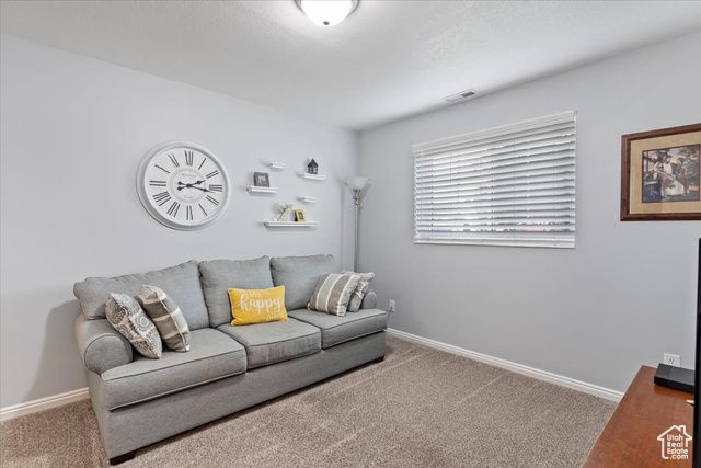 771 N 1725 W, Clinton, UT 84015