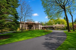 1800 Tiverton Road, Bloomfield Hills, MI 48304