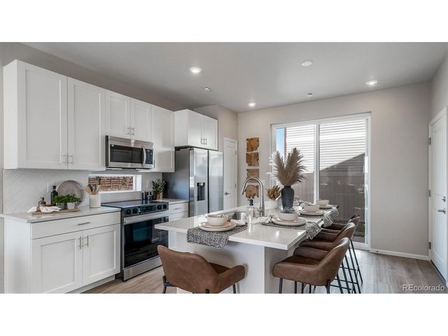 622 Wagon Wheel Way, Bennett, CO 80102