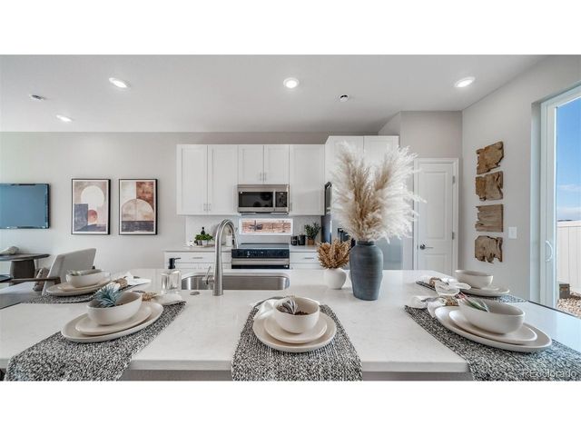 622 Wagon Wheel Way, Bennett, CO 80102