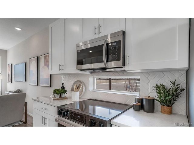 622 Wagon Wheel Way, Bennett, CO 80102