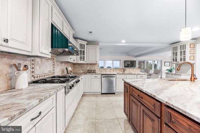 3095 CALVERT BLVD, Lusby, MD 20657