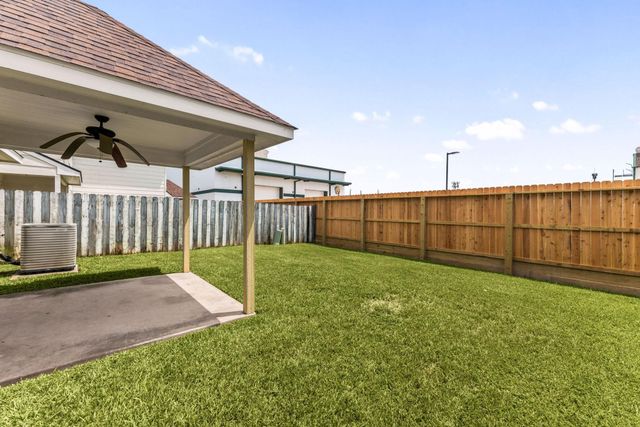 11914 E Vita Circle, Houston, TX 77070