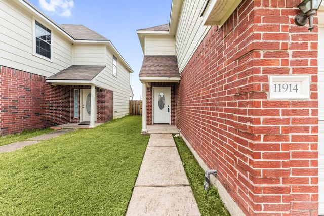 11914 E Vita Circle, Houston, TX 77070
