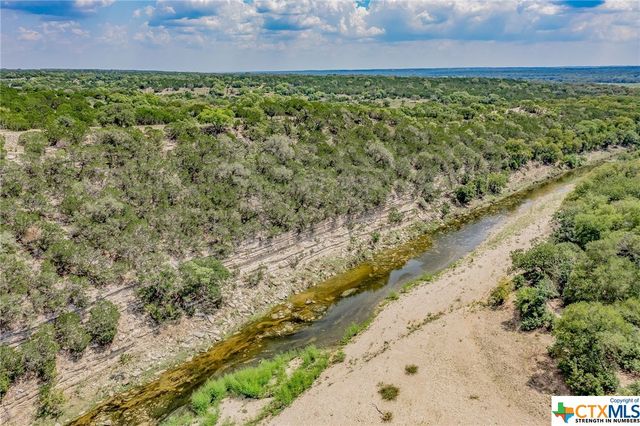 000 River Shoals Drive, Kempner, TX 76539