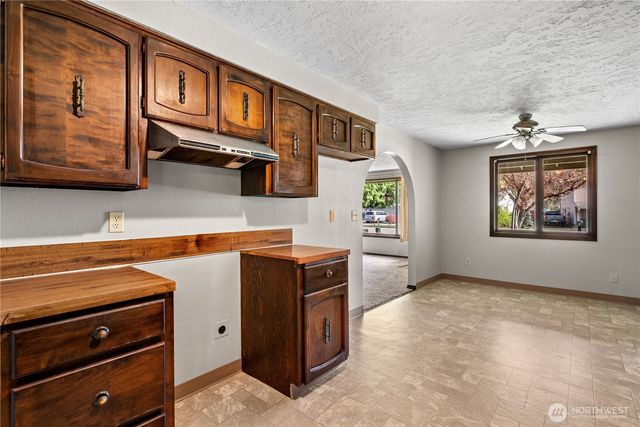 5628 Finch Drive, Longview, WA 98632