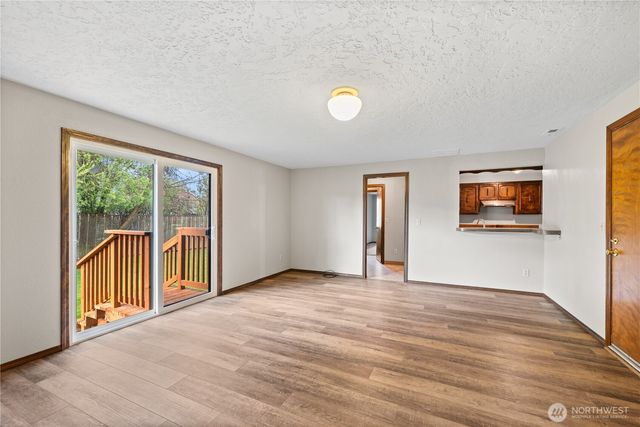 5628 Finch Drive, Longview, WA 98632