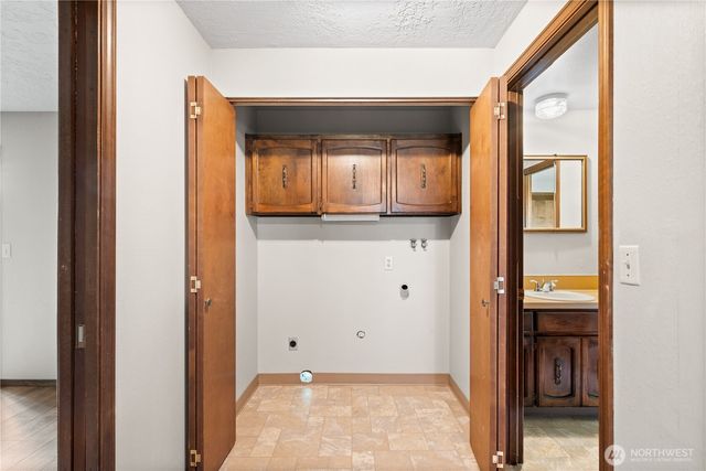 5628 Finch Drive, Longview, WA 98632